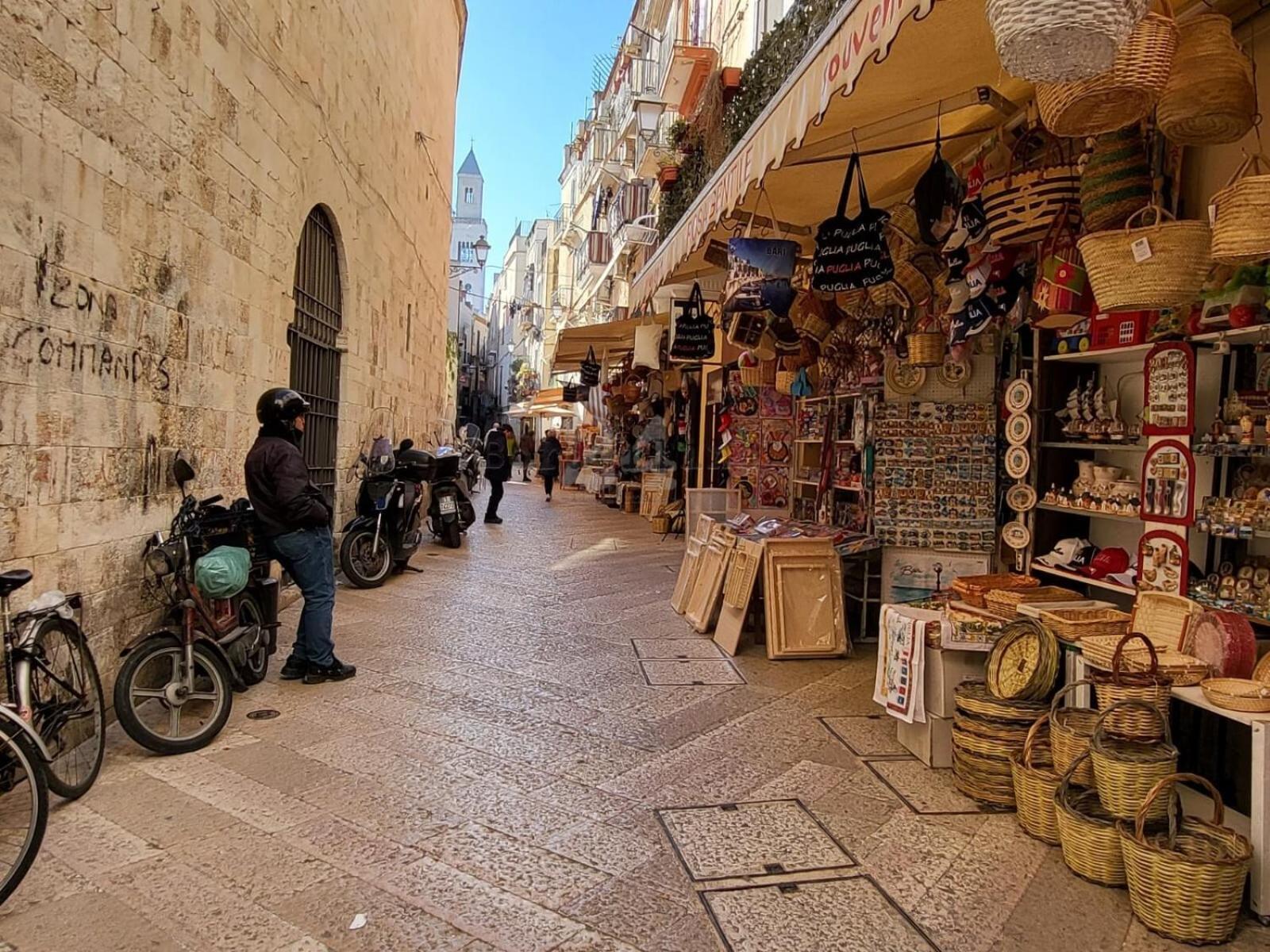 Quiet And Stylish - Bari City Center, Minutes To Station Екстер'єр фото