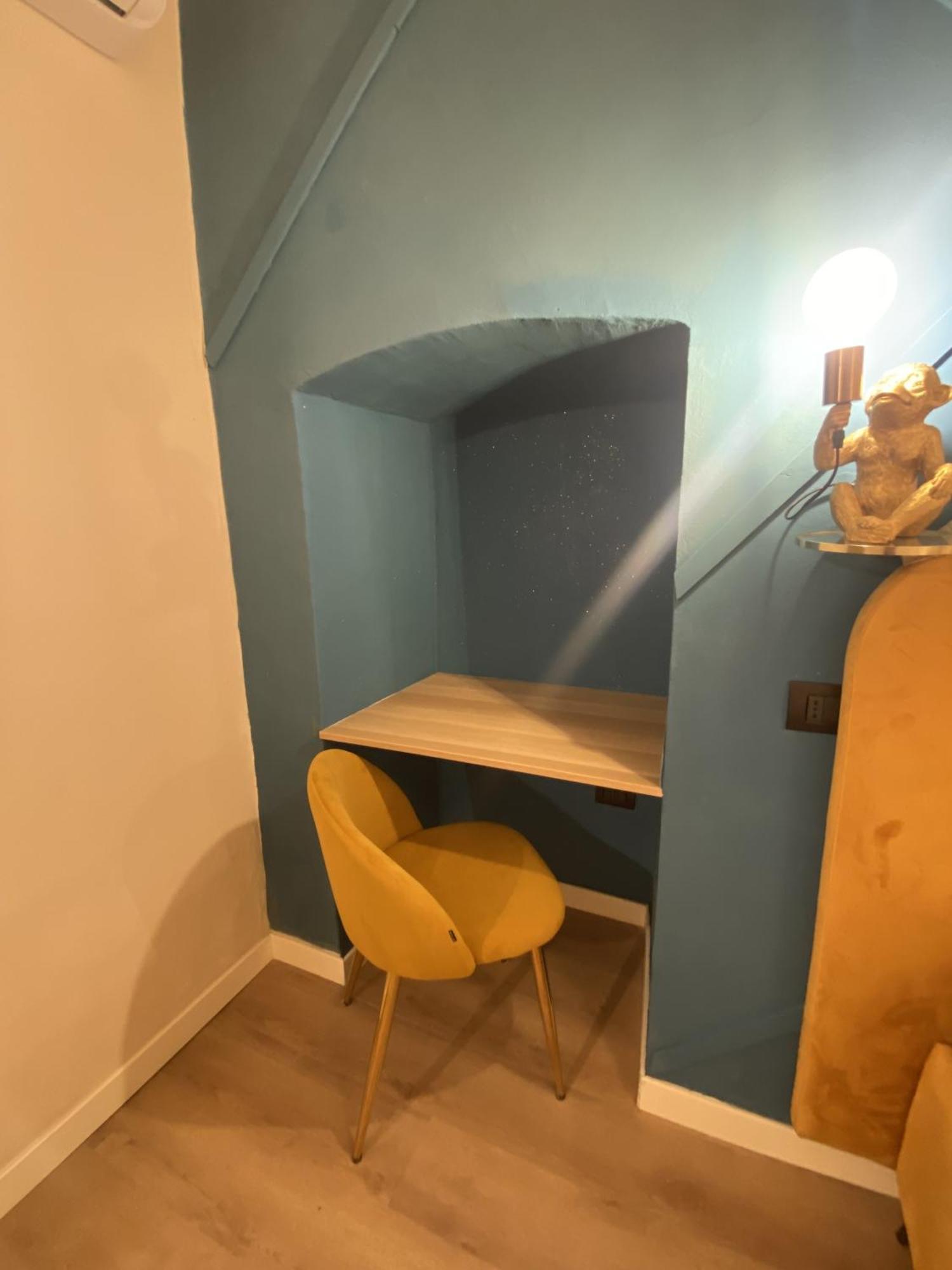 Quiet And Stylish - Bari City Center, Minutes To Station Екстер'єр фото
