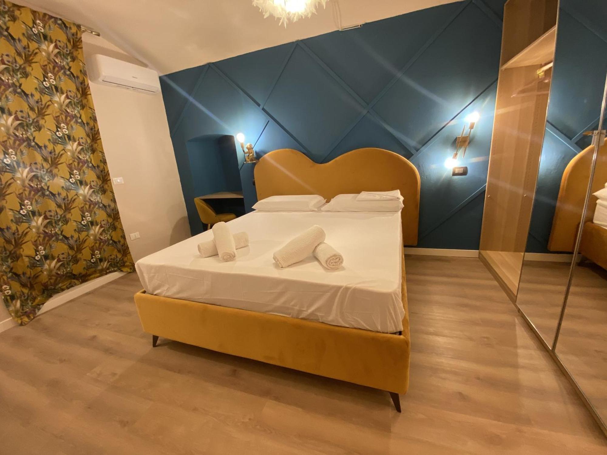 Quiet And Stylish - Bari City Center, Minutes To Station Екстер'єр фото